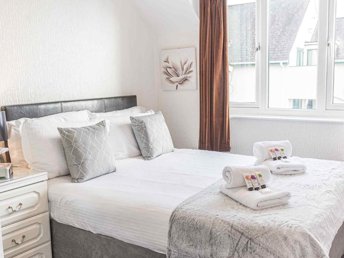Pass The Keys Comfortable 3 Bed In Central Bowness With Parking วินเดอร์เมียร์ ภายนอก รูปภาพ