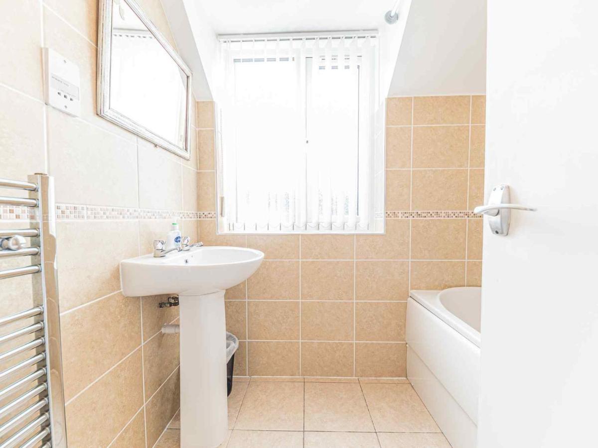 Pass The Keys Comfortable 3 Bed In Central Bowness With Parking วินเดอร์เมียร์ ภายนอก รูปภาพ