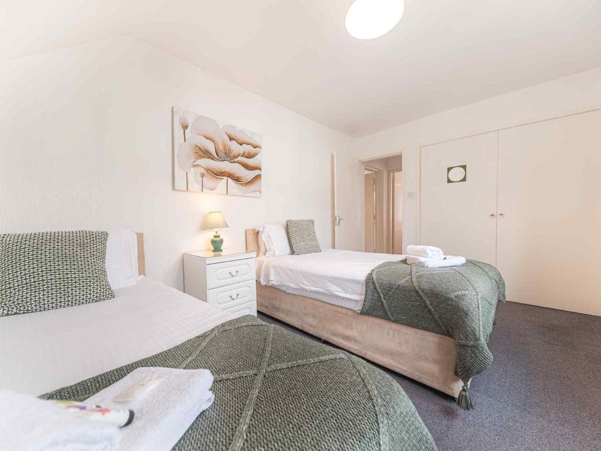 Pass The Keys Comfortable 3 Bed In Central Bowness With Parking วินเดอร์เมียร์ ภายนอก รูปภาพ